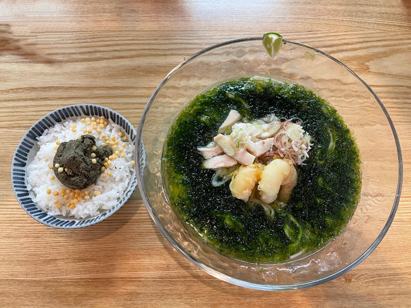 「生海苔の冷やしそば1000円＋煮干し飯200円」@麺 㐂色の写真