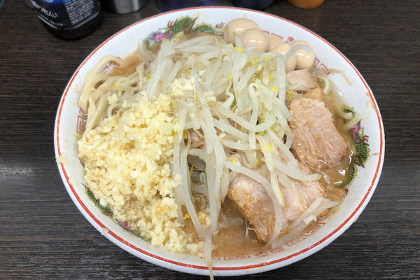 「ラーメン800円+うずら100円」@ラーメン二郎 川越店の写真