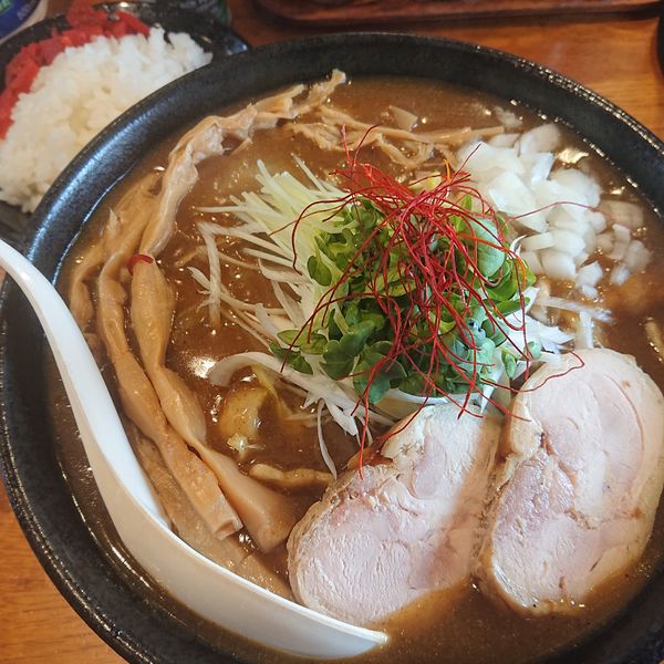 「カレーラーメン800円、ミニライス50円」@麺屋 鶏口の写真
