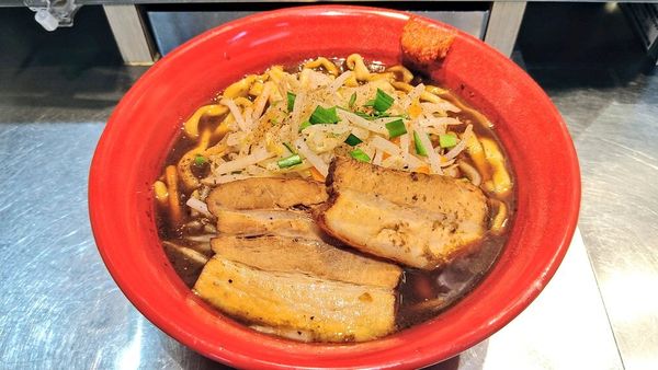 「ブラックらーめん(辛味噌付)」@麺創研 紅 BLACKの写真