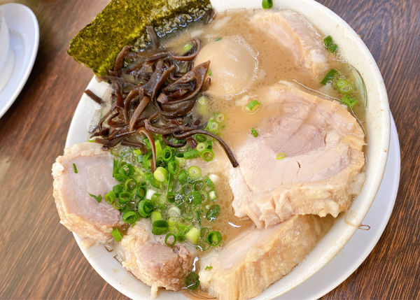 「ちゃーしゅう＋味付け玉子」@博多長浜らーめん 楓神の写真