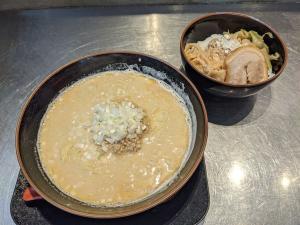 「担担麺(並盛・140g)＋そぼろご飯セット 1,100円」@高崎はた山の写真