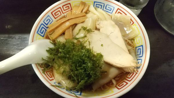 「冷し煮干しらーめん（ゲリラ限定）950円」@づゅる麺 池田の写真