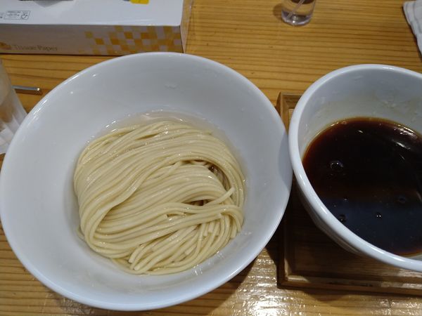 「醤油つけ麺(コーチン油)¥950＋味玉¥100」@麺屋鈴春の写真