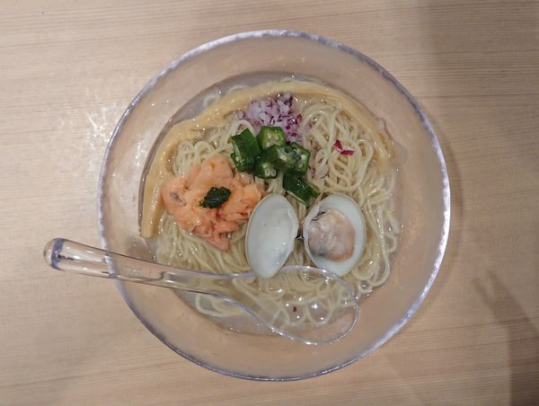 「【限定】浅利と蛤のサーモンミキュイ乗せ」@金目鯛らぁ麺 鳳仙花 横浜店の写真