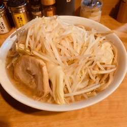 三郎（大盛） 730円　アブラ増し 30円