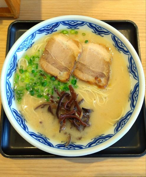 「博多らーめん替玉（￥720+100）」@由○ 品川港南店の写真