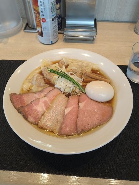 「特製中華蕎麦（大盛り）+ワンタン」@宍道湖しじみ中華蕎麦 琥珀 東京本店の写真