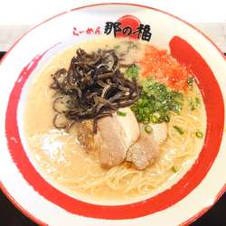 とんこつラーメン700円　麺大盛110円