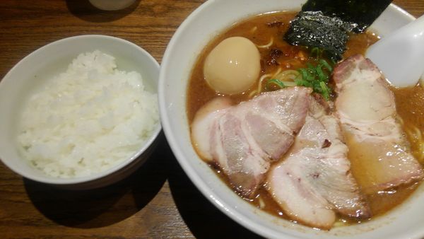 「特製うめやそば、半ごはん」@中華そば うめやの写真