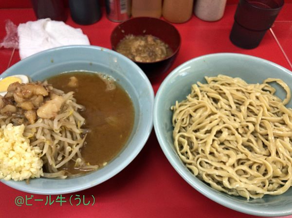 「つけ麺麺半分ブタカスアブラ、ニンニク(900円＋100円)」@ラーメン富士丸 東浦和店の写真