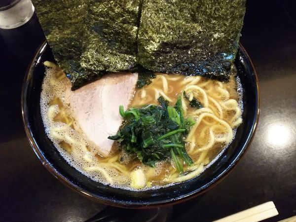 「ラーメン（多めかため）＋ライス　800＋50円」@らぁめん 井上家の写真