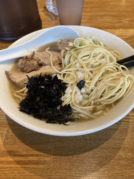 「煮干しそば　大盛り　混ぜ玉」@中村屋総本山の写真