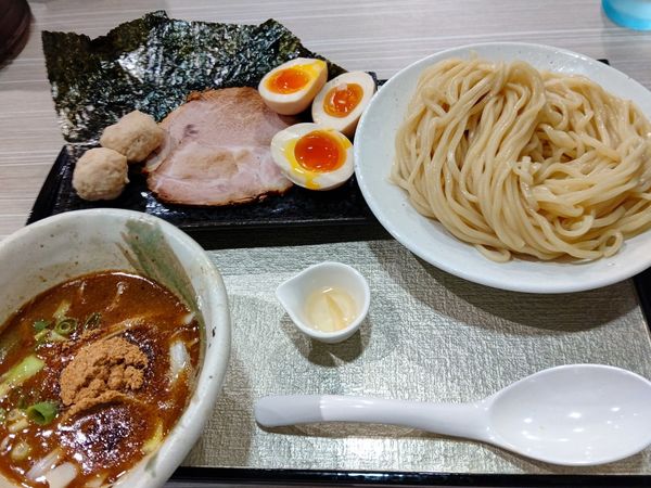 「豚骨魚介達磨つけ麺(中盛・250g)890円」@豚骨醤油家系ラーメン 達磨堂の写真