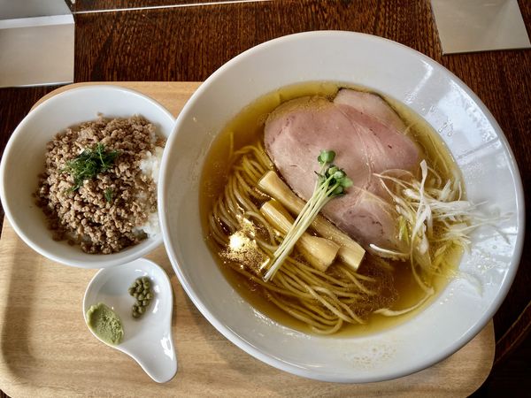 「白醤油ラーメン」@ラーメン ニュー松戸の写真