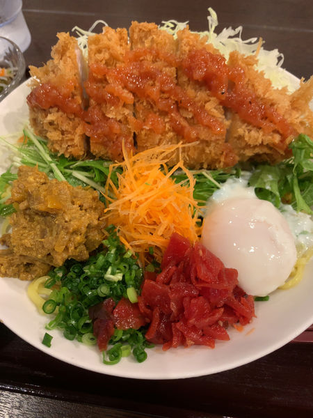 「かつ屋の冷やしカレーまぜめん」@かつ屋まんてんの写真