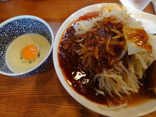 「赤ぶた 300g ヤサイニンニクアブラ増し」@ラーメンまぜそば 黄ぶた伝説の写真