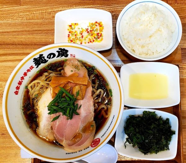 「醤油中華そば(大盛)」@自家製中華そば 麺の虜の写真