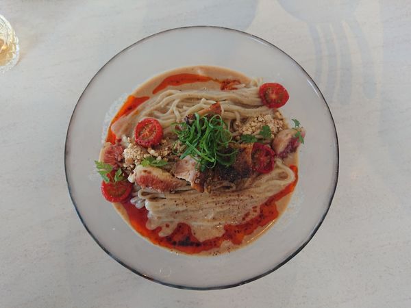 「限定 ヒヤシバンバンジー 1000円、〆のキーマカレー350」@青森中華そば オールウェイズの写真