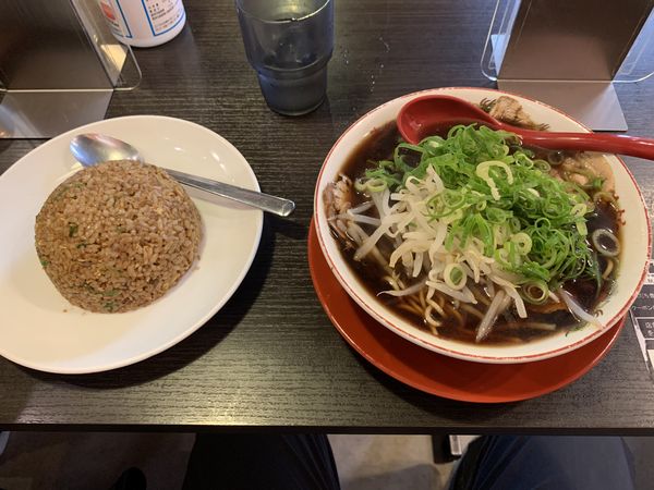 「ラーメン（並）＋焼きめし（並）　1,000円」@新福菜館 秋葉原店の写真