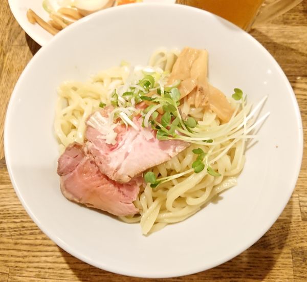 「油そば＋生玉子＋燦点盛り＋YEBISU×2」@燦燦斗の写真