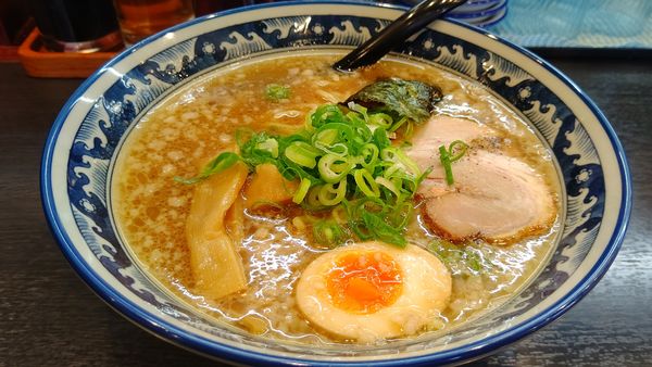 「れんげらーめん(正油とんこつ)770円」@らーめん食堂 れんげ 岡谷店の写真