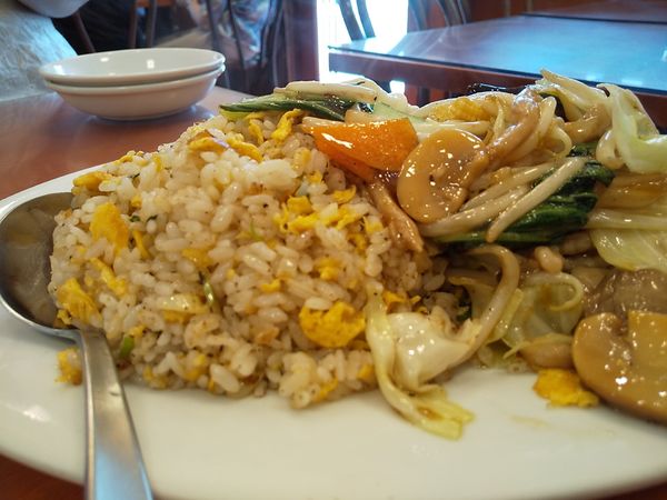 「#上海チャーハン #1050円」@萬来亭の写真