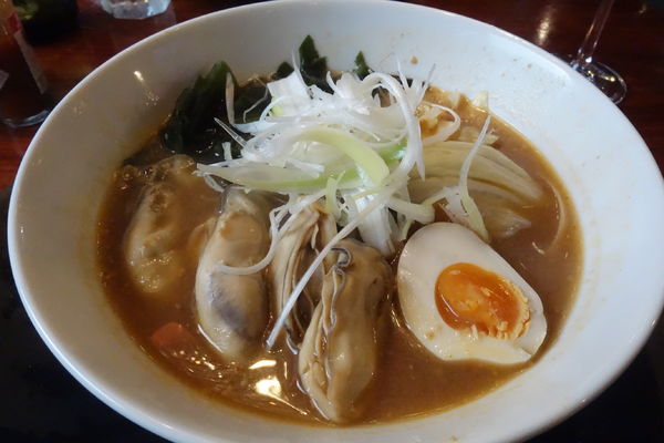 「牡蠣味噌らーめん」@オストラ デ オーレの写真