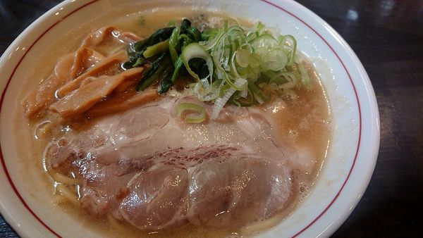 「醤油豚骨ラーメン」@ラーメン ももちゃん亭の写真