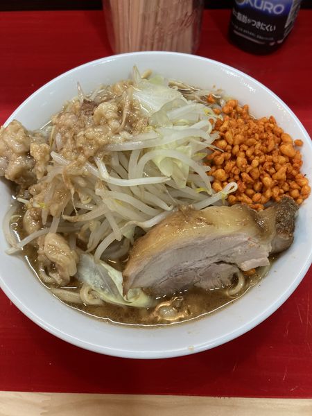 「ラーメン小　あぶら　野菜　からあげ」@鷹の目 大宮店の写真