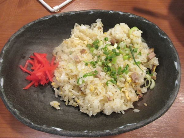 「辛味噌らーめん（880円）＋半チャーハン（350円）」@北海道らーめん奥原流 久楽 国分寺店の写真