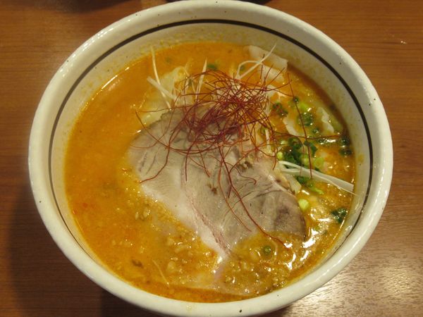 「辛味噌らーめん（880円）＋半チャーハン（350円）」@北海道らーめん奥原流 久楽 国分寺店の写真