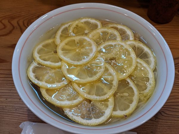 「限定塩レモン煮干しらーめん」@別邸三く 中華蕎麦 萃の写真