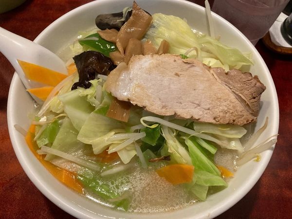 「野菜ラーメン　塩」@ビックラーメン 虎ノ門店の写真