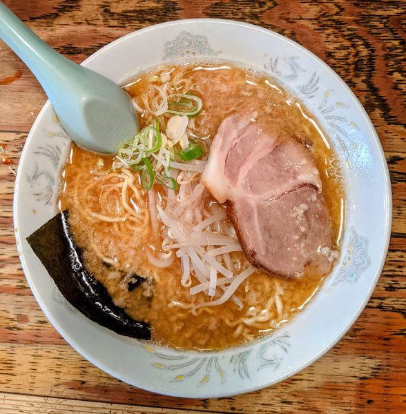 「煮干とんこつ　913円」@らーめん 一兆堂 江田店の写真