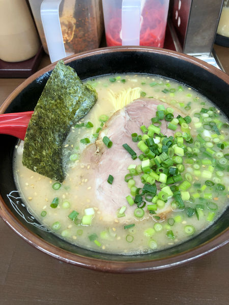 「博多ラーメン 半チャーハン 730円」@長浜や 赤羽店の写真