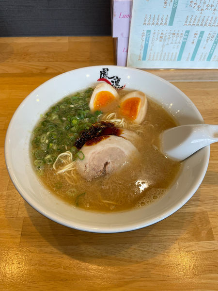 「味玉らーめん」@らーめん屋 鳳凛 那珂川店の写真