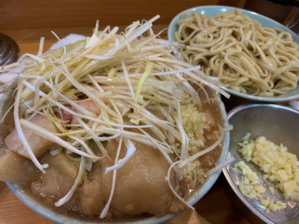 「シークワーサーつけ麺　ニンニクアブラマシマシヤサイマシ　生姜　葱」@ラーメン二郎 八王子野猿街道店2の写真
