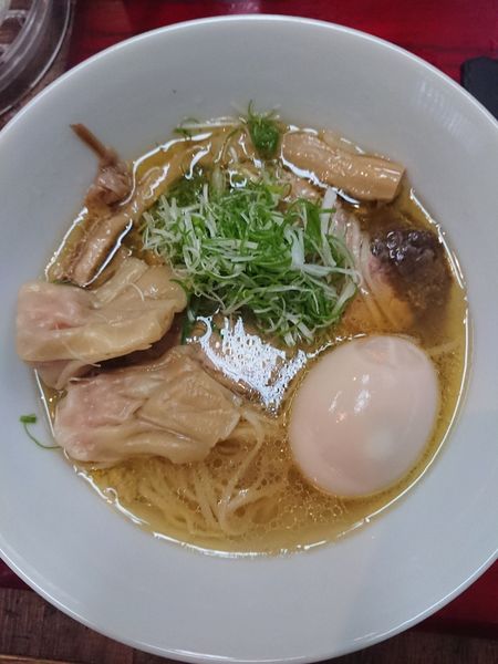 「味玉塩蕎麦 1250円＋雲呑 200円」@神保町黒須の写真