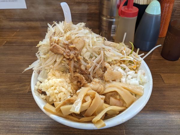 「汁なし（麺中、ヤサイ多め、アブラ・ニンニク増し）」@男気らーめん アカギの写真