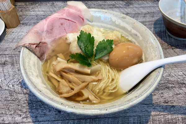 「ワンタンメン (塩)＋味玉 1,170円」@麺食堂 くにをの写真