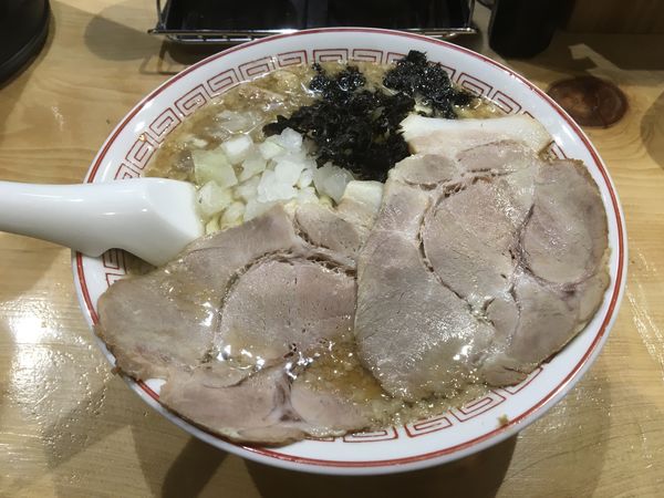 「中華そば(醤油)背脂多め」@背脂煮干し中華そば 和市 新橋本店の写真
