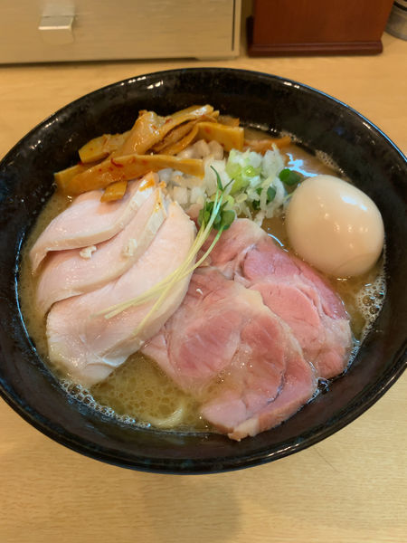 「濃厚魚介鶏そば+特製トッピング」@つけ麺 いな月の写真