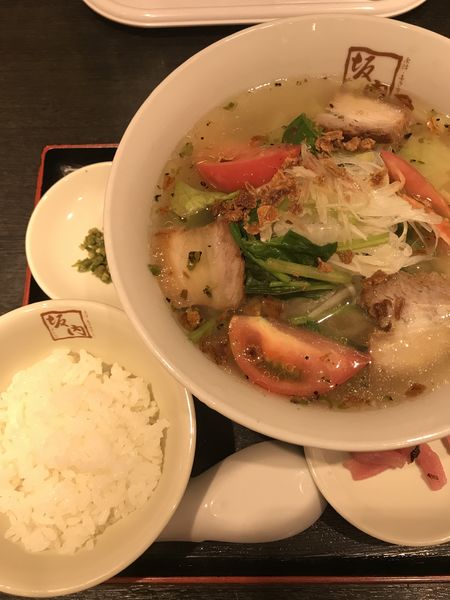 「【期間限定】青唐うま塩、サービスライス」@喜多方ラーメン坂内 大手町フィナンシャルシティ店の写真