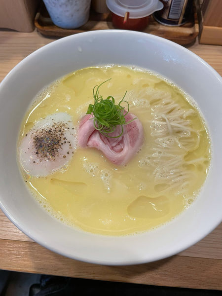 「白トリュフ香る鶏白湯」@らーめんMAIKAGURAの写真