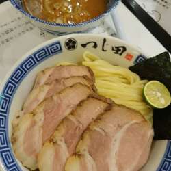 濃厚つけ麺（大盛り）＋チャーシュー×４