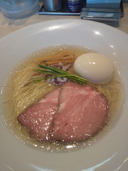 「味玉 中華蕎麦(塩)1050円」@宍道湖しじみ中華蕎麦 琥珀 東京本店の写真