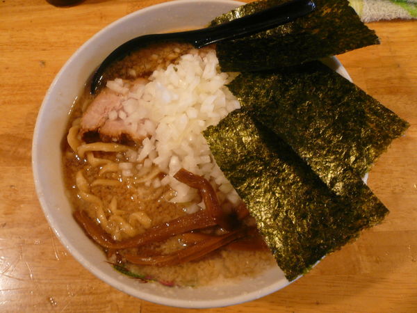 「燕三条らーめん（並、+刻み玉ねぎS）」@パワー軒の写真