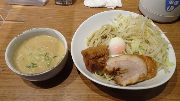 「つけ麺：ごまだれ（1,070円）ヤサイニンニクネギ」@ちばから 蒲田店の写真