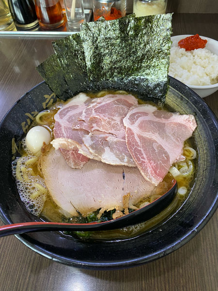 「醤油レアチャーシュー麺」@横浜家系ラーメン 源絆家の写真